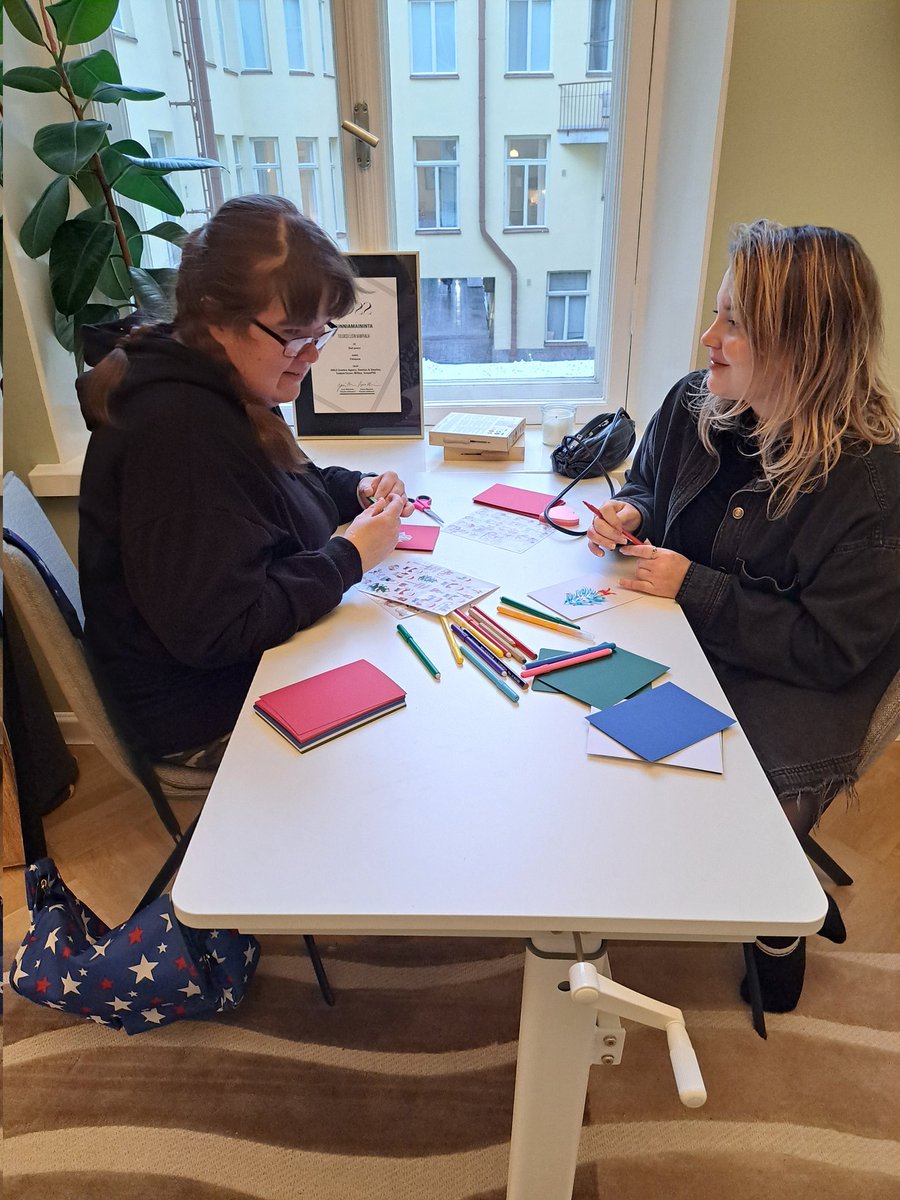 KVLiitto's tweet photo. Hyvää kansainvälistä vammaisten päivää! Järjestimme Content Cornerin kanssa tapahtuman, jossa kehitysvammaiset ihmiset kohtasivat somevaikuttajia. Puhuttiin asenteista, kehitysvamma-alasta, tehtiin joulukortteja, joogattiin... #arjentärkeintyyppi #YhdessäIhmisarvonPuolesta https://t.co/Vzv4f65VyU