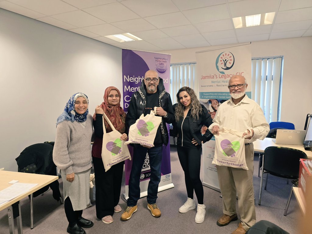 LeicsCares's tweet image. Visiting @jamilaslegacy delivering #BagsOfHppe to their crisis cafe today. A huge thanks to Zubs for supporting me today as well.