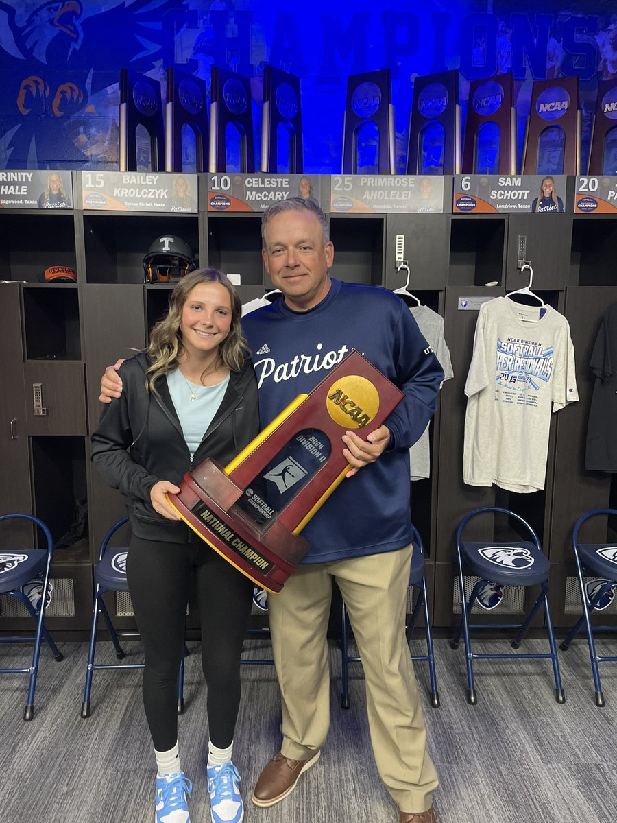 WhitmireMaddy's tweet photo. so blessed to announce my commitment to play softball at UT TYLER!! 💙🧡
@IGNatl18uNTX 
@CoachWylyUTTSB 
@CoachReedUTTSB 
@ImpactGoldOrg https://t.co/OFOWmbH7gA