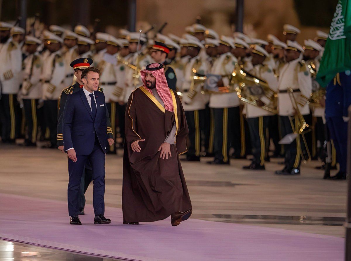 fayez_malki's tweet photo. الفخر
#محمد_بن_سلمان https://t.co/ollurDpeU0