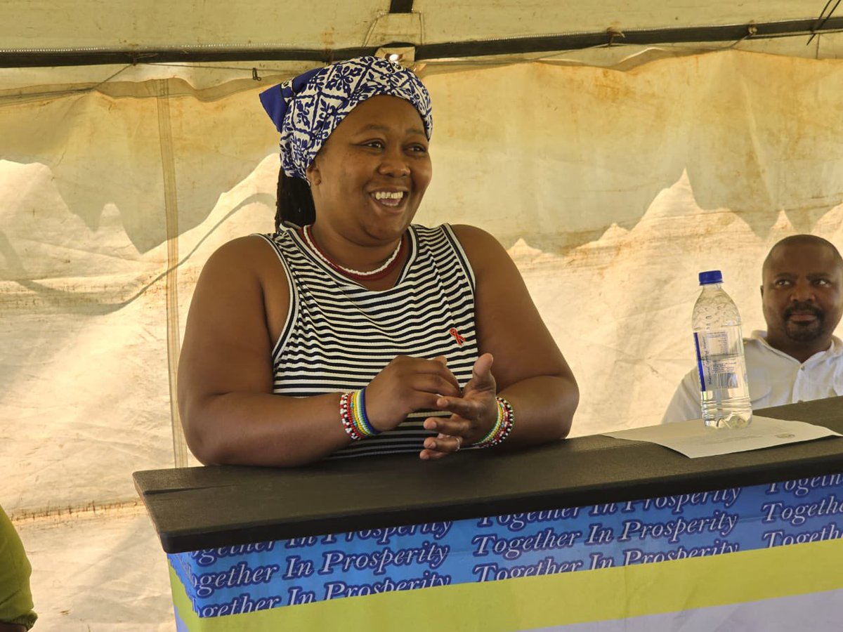 GCIS_KZN's tweet photo. Endumeni Municipality, together with the Department of Health and other stakeholders, commemorated World AIDS Day in Sibongile Township. The engagement with the community focused on the importance of getting tested and treatment adherence. Members of the community were encouraged to use the services rendered by Siphuthando NPO for those needing assistance with food packs in order to take their medication. The programme empowered the community to accept those infected of HIV. Department of Health encouraged victims to join support groups as this will assist them to fight stigma associated with HIV/AIDS.
#WAD2024