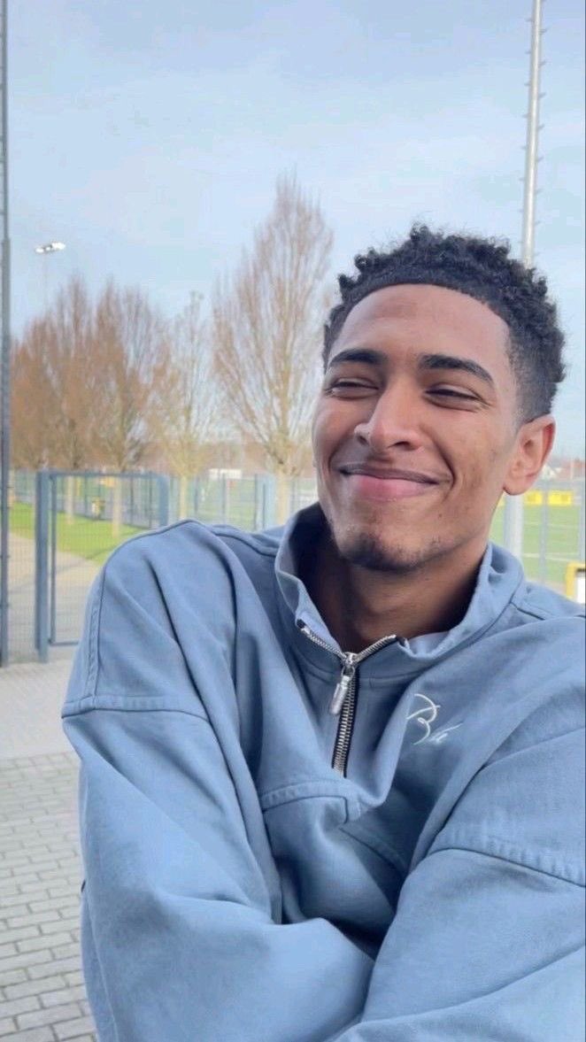 casvsbxlli's tweet photo. ᅠ

ᅠᅠ
                       ⳹   𝐉. 𝐁. 𝐁𝐄𝐋𝐋𝐈𝐍𝐆𝐇𝐀𝐌 𝐒𝐓𝐎𝐑𝐈𝐄𝐒

        ⏼ 𝟥 𝖽𝖾𝖼. 𝟤𝟦' //
        t’es vraiment une galère mais
        c’était drôle changes pas bg 😂⚽️

        [ 𝑐𝛼𝑠𝜈𝑠𝑏𝜘𝑙𝑙𝜄 ] + @itsluxcfr
ᅠᅠ

ᅠᅠ https://t.co/4WhxPlPsKr