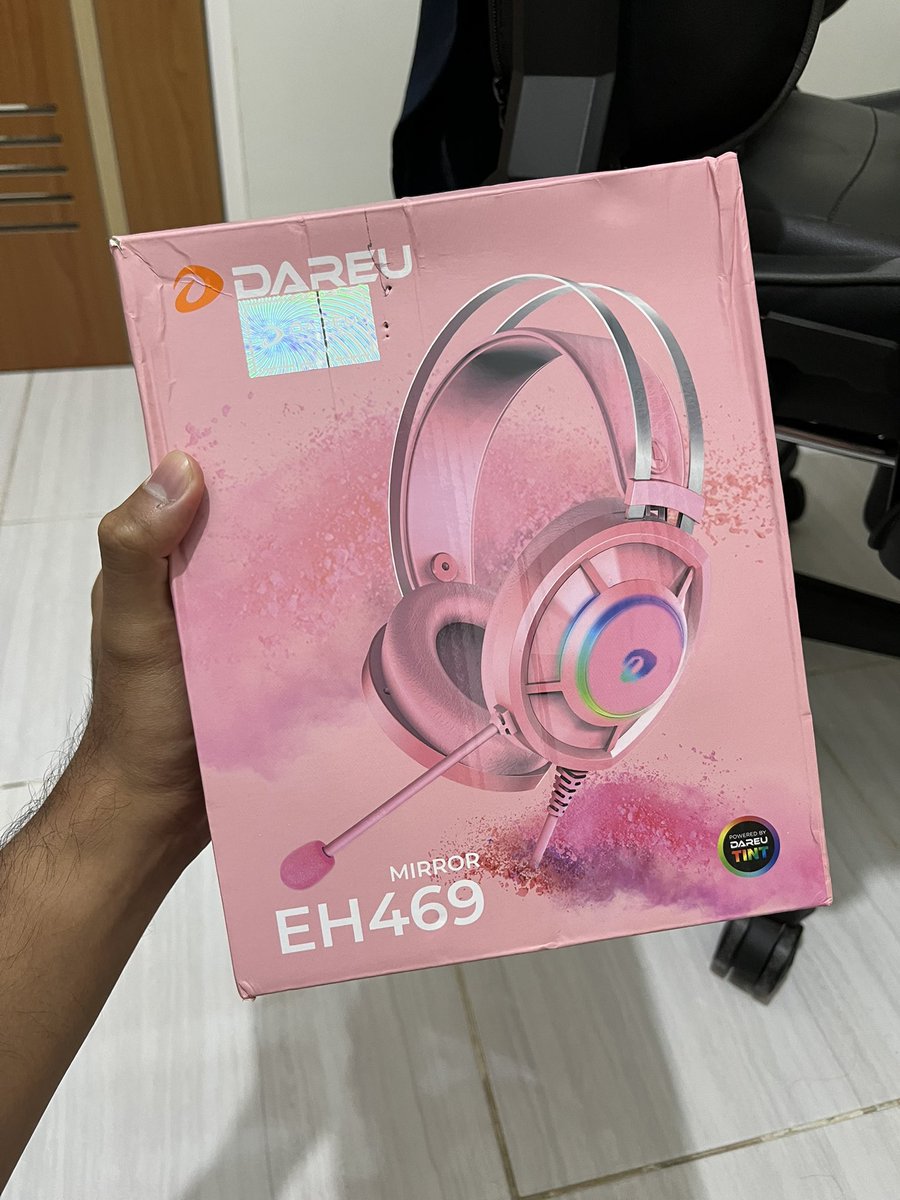 [GIVEAWAY]
Pengen ngadain giveaway buat support VTuber ID yang butuhin peralatan dan bahan buat stream

• Voucher Google Play / Saldo E-wallet 50k (bisa pilih)
• Headphone Dareu EH469

Cara ikutan gampang, no gimmick, CUKUP KOMEN AJA
RT appreciated~

(Lanjut 1/3)