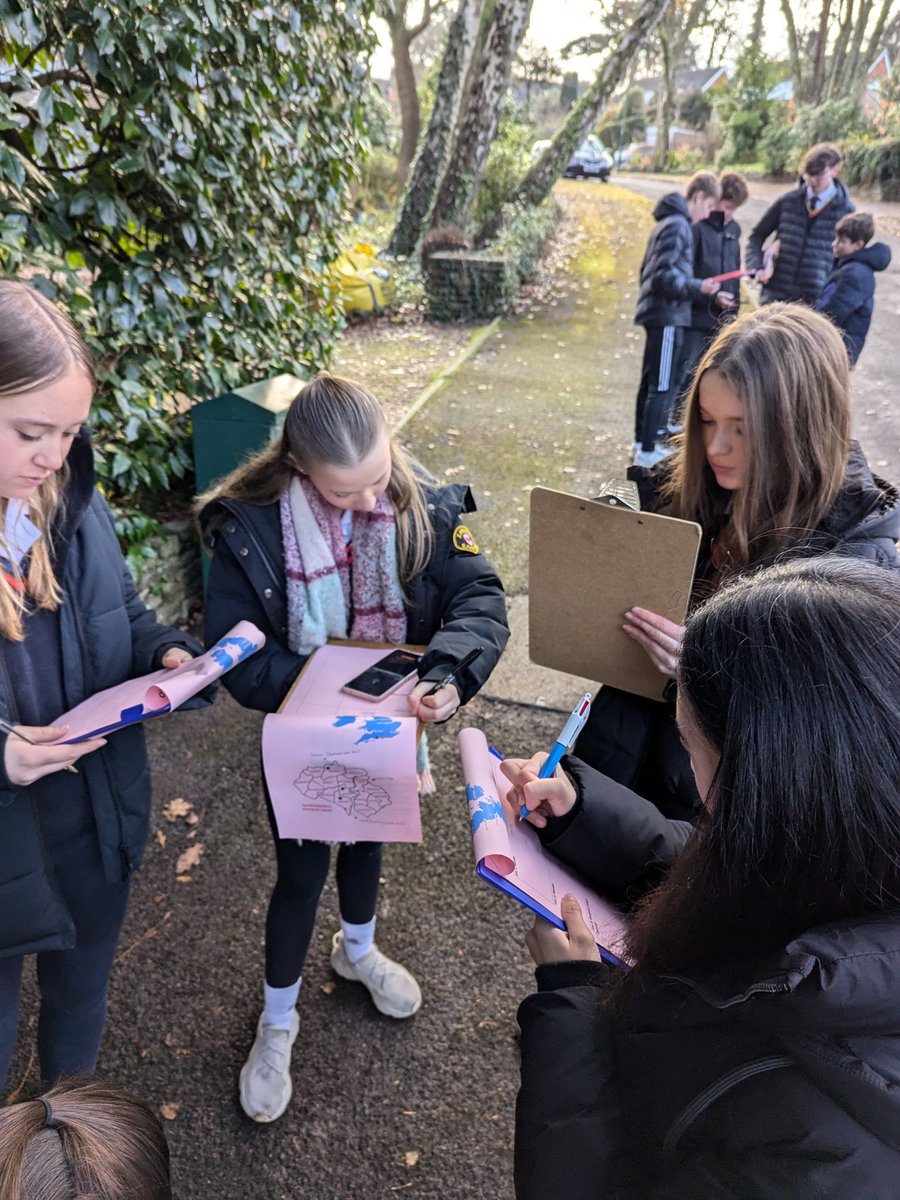 Geography_YS's tweet image. Fab first day of urban fieldwork with Mr Tidd/ Mrs Williams classes 🏙️ #EdexcelGeography #GCSEGeography