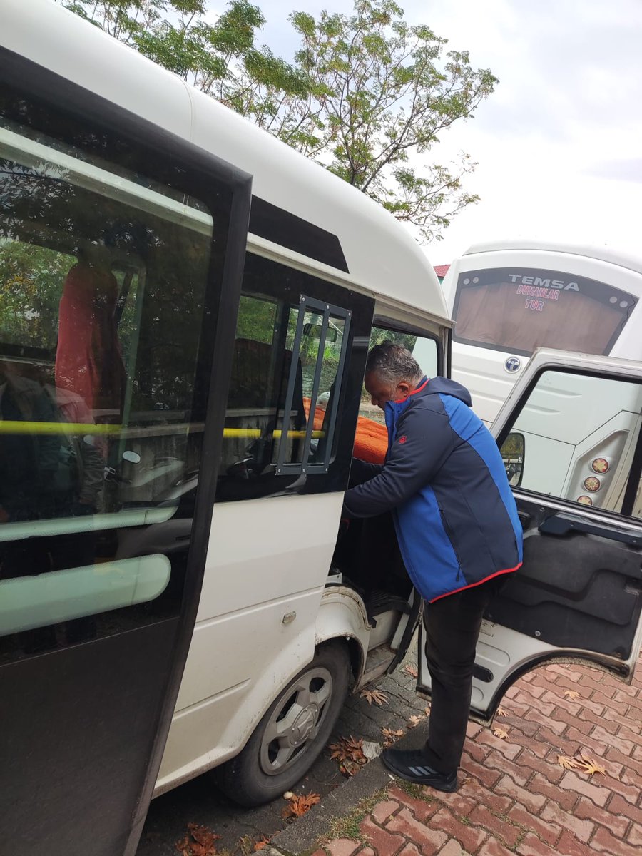 Okulumuza gelen servis araçlarının denetimlerini gerçekleştirdik.