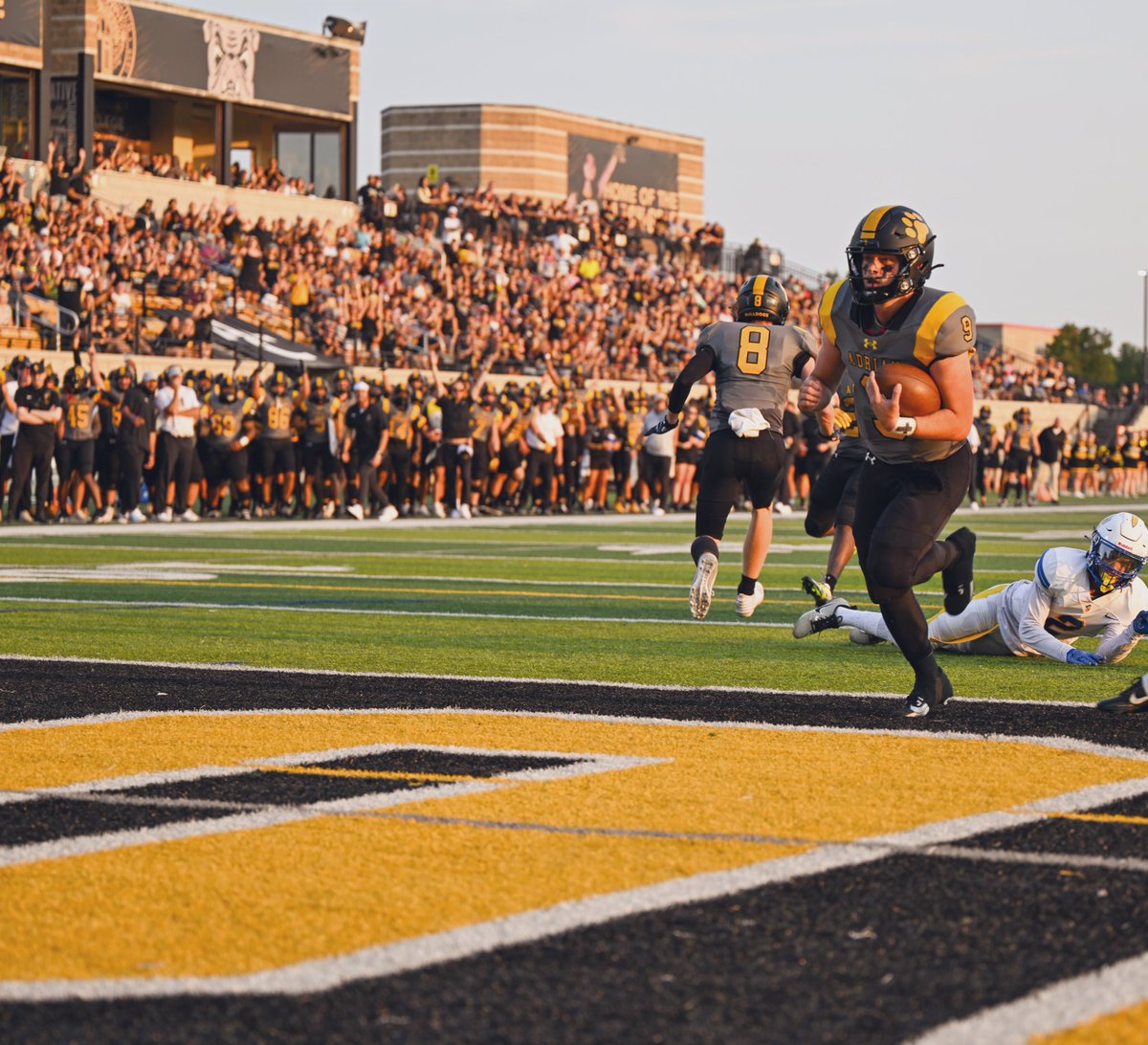 🚨Giving Tuesday🚨Alumni and AC Football Supporters, today is #GivingTuesday  and our team is pushing hard, but we need your help!!  

GT is a chance for the football program to raise money from alumni, family, and friends of the program. Link is below! 

givecampus.com/lustvl