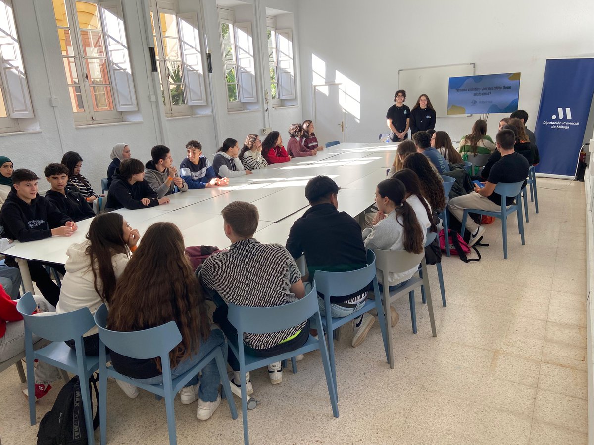 juventudmlg's tweet photo. ✌️Otros 400 alumnos de Bachillerato llegados de diferentes puntos de la provincia de #Málaga han podido disfrutar y aprender hoy en la @diputacionMLG de la segunda jornada de este II Congreso Talento, Ciencia y Juventud

🧑‍🔬 Inteligencia Artificial, motor, bilogía, criminología... https://t.co/27AbT5d9VL