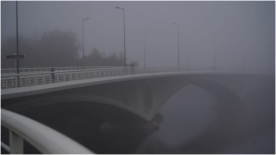 maria_iccp's tweet photo. ~ Senryu 川柳 ~
Niebla meona,
como el amor calando
hasta los huesos.
#senryu #inthemist
📸 Puente de los Poetas - Zamora. También conocido como El Cascanueces. Obra de Javier Manterola https://t.co/VTLykphpnV