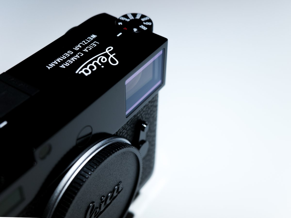 縁あって、「Leica M11 GLOSSY BLACK PAINT」初回分で手にできました