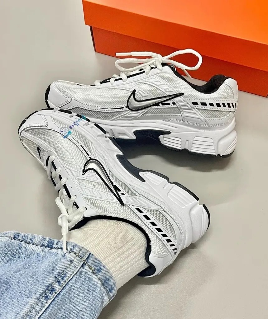 CaminoTV's tweet photo. Les Nike Initiator à 60€ !! ✨

La full White https://t.co/qy8xiU0GNf 63€
La coloris Monarch https://t.co/zAydcSFm38 64€
La Cherry https://t.co/4UUDVqc11m 59€
La bleu https://t.co/N2FJKafP0t 64€
La bred https://t.co/JZyUbuTEpx 64€ https://t.co/oBjN1r91qZ