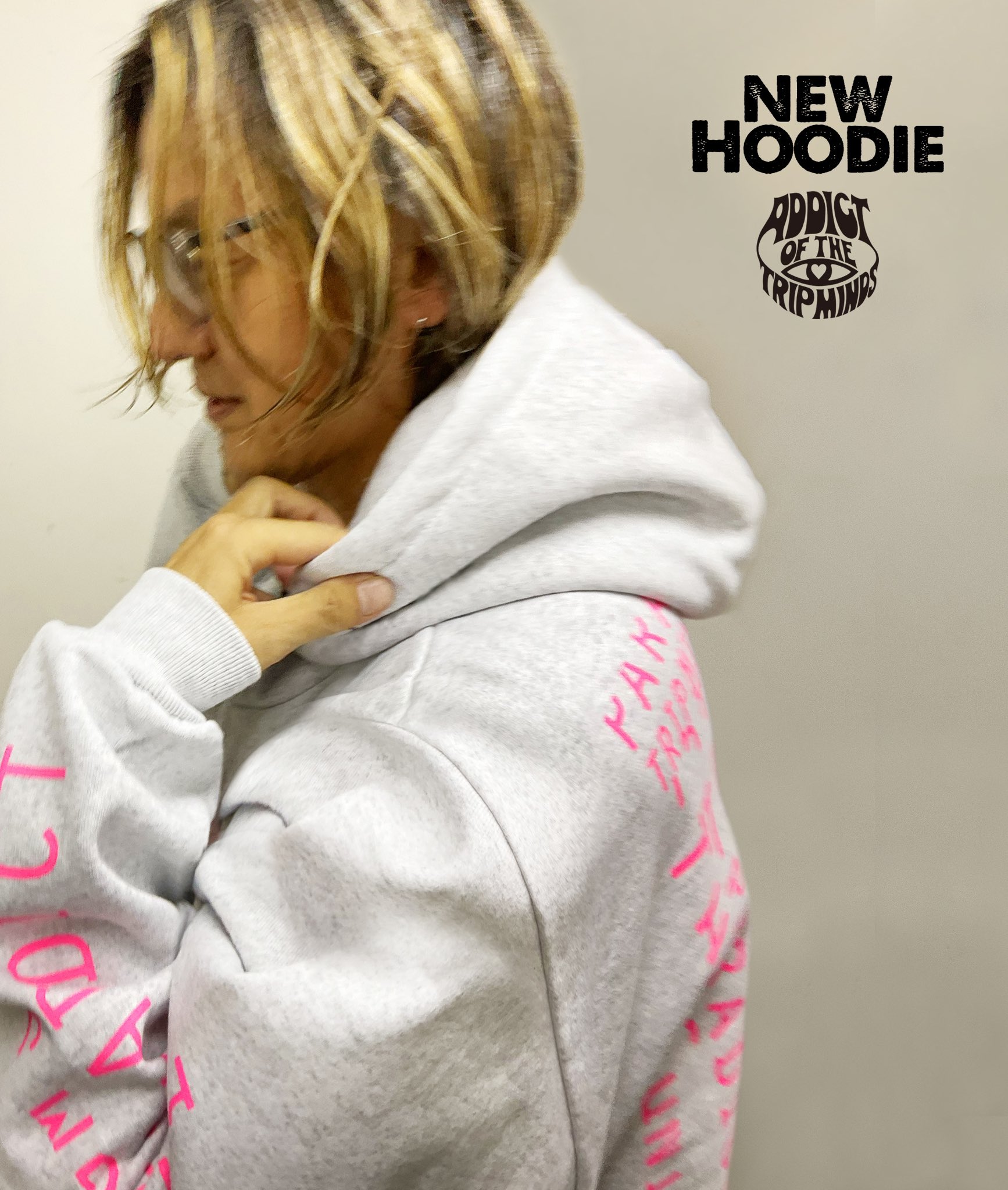 今ならほぼ即納！ Addict of the trip minds 岡本健一サイン入りフーディー トップス