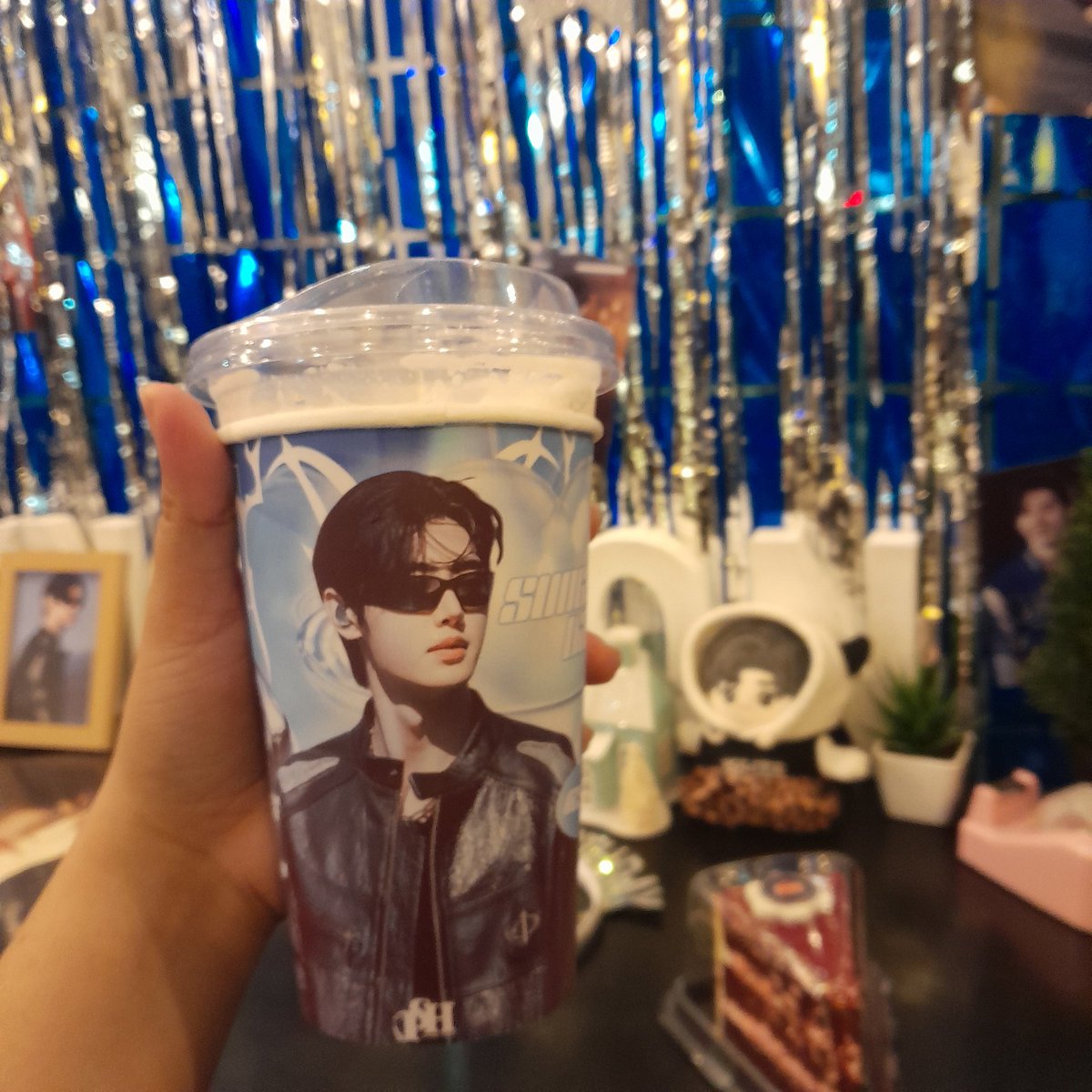 sinclairzehriah's tweet photo. 📍@currentlycafeph

— XO, CYBER1208: Lost in Nostalgia

It was my first to attend a CSE! Thank you for arranging this event, @PSHGlobalTeam!

Happy Birthday, Sunghoon 💙 https://t.co/ZFzlbVlbt0