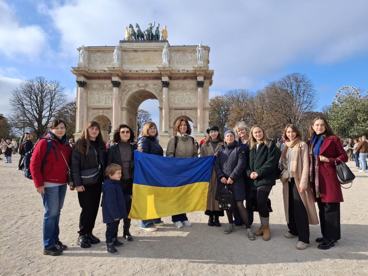«Ми думали, що будемо передавати вам свій досвід, а виявляється, це нам треба вчитися в українців» — у новому матеріалі команда DOCU/CLUB ділиться враженнями від подорожі в Париж, обміну досвідом та показів українського документального кіно. 

docudays.ua/2025/news/kult…