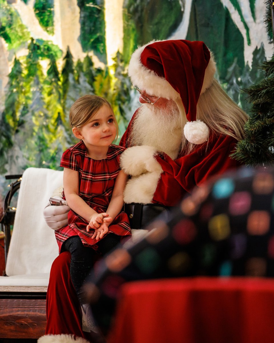 KillingtonMtn's tweet image. The Vermont Holiday Festival is back on December 6th and 7th at the Killington Grand Hotel. Join us to support the Killington Pico Area Association and enjoy tree raffles, school concerts, kids' crafts and more🎅 

Find tickets here: bit.ly/3VLYFgn

#Killington #Beast365