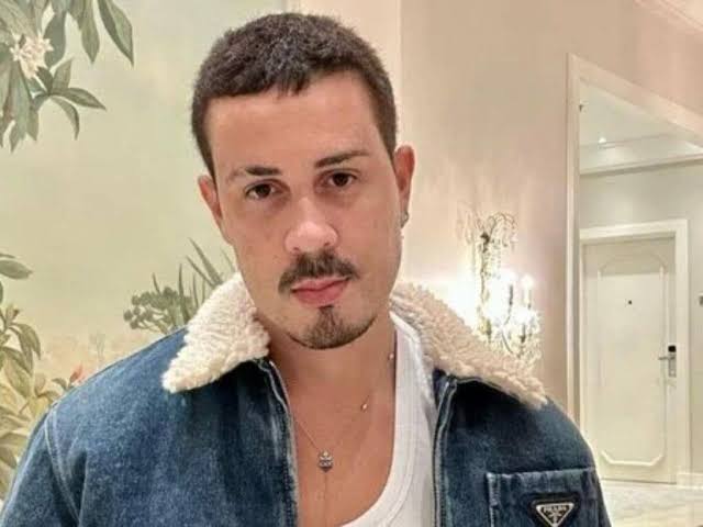 anonimo091287's tweet photo. @odontinho "Beleza". Pode fazer quantos procedimentos quiser, NUNCA vai ficar bonito. Vai morrer feio! https://t.co/8SBN6CAN0K