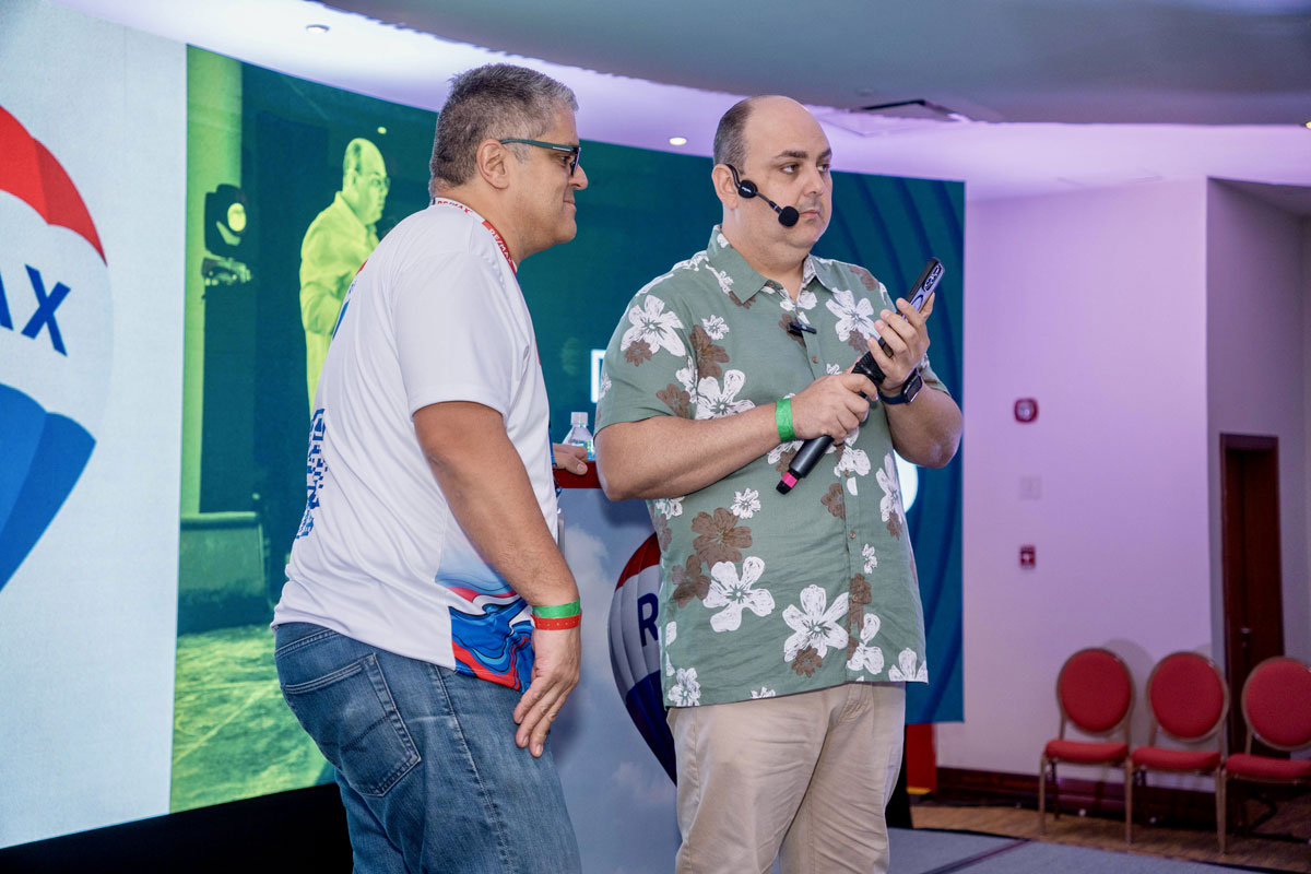 🌟 Convención REMAX Venezuela 2024 🌴
El 28 y 29 de nov. en Margarita compartí:
👉 Workshop: “Impacta a tus agentes con IA”.
👉 Conferencia: “Tu Aliado: IA”.

💡 La #IA como socio estratégico para transformar negocios. 🚀

Gracias, REMAX VENEZUELA. ¡Vamos por más!

#REMAX2024