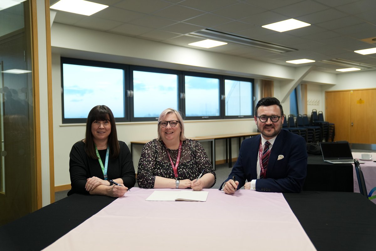 We are thrilled to announce our new partnership with <a href="/WE_IoT/">West of England Institute of Technology</a>, joining <a href="/sgs_college/">SGS College</a> as their latest education partners!🚀✨

Read the full story on our website here🔗: loom.ly/Uv11kdc

#MyBristolCollege #WhereNext #InstituteofTechnology