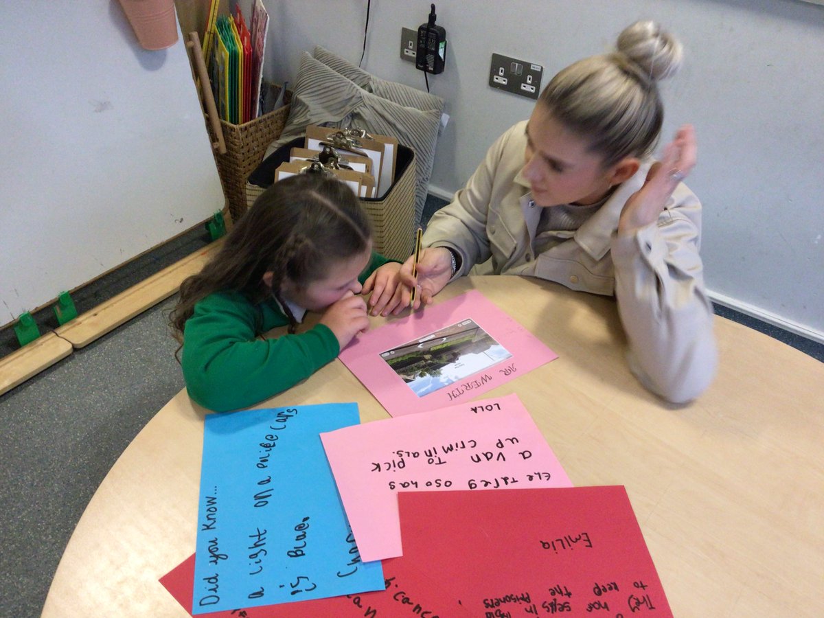 glanhowyprimary's tweet photo. What a wonderful showcase day e had in #YLliwedd. Diolch or your wonderful feedback and engagement. The children loved showing off their learning. @BlaenauGwentCBC @EAS_Humanities #Hu_man #topicjournals https://t.co/mLX00MzfN3