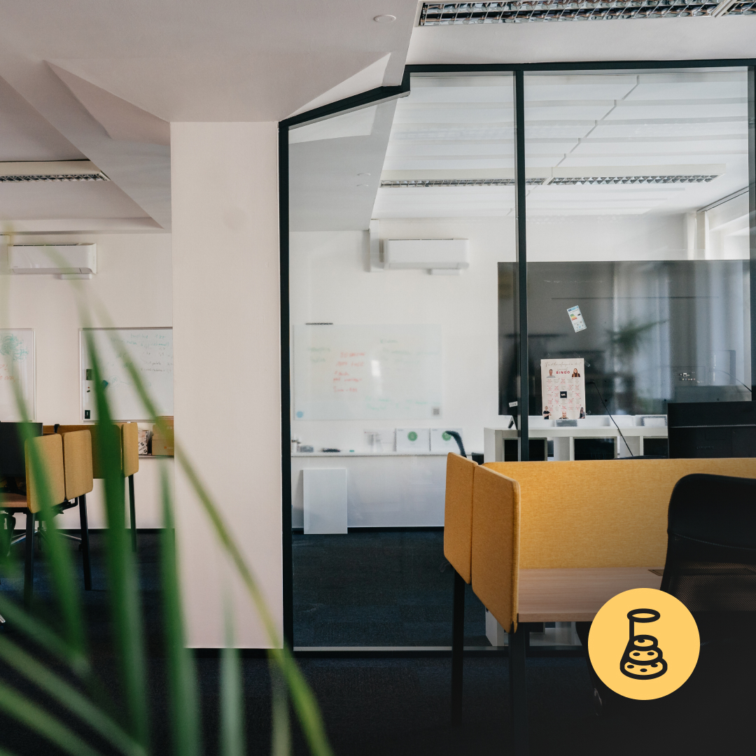 Vybavené kanceláře v Karlíně a nás jako sousedy? To prostě chceš… 😉 sreality.cz/detail/pronaje…