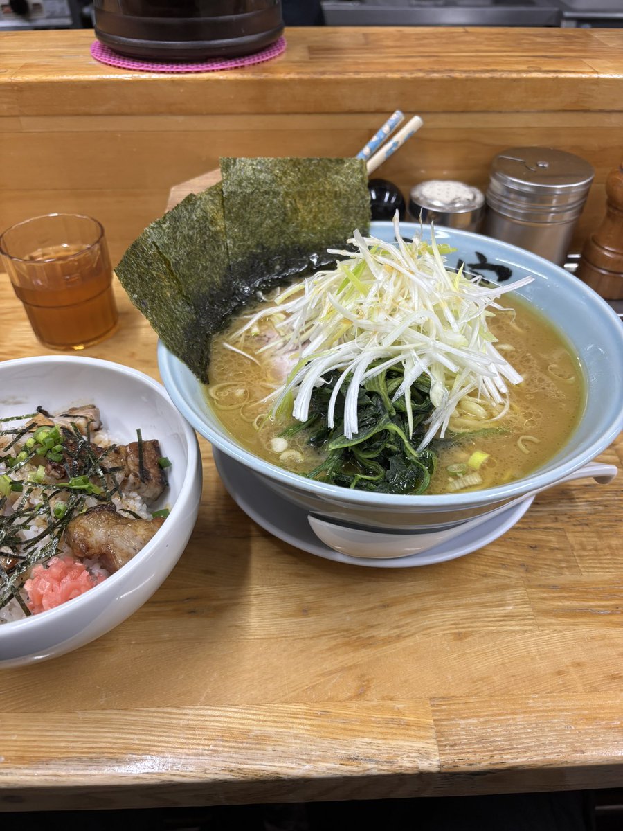 仕事忙しく1ヶ月ふりの
秀吉家さん🍜
久しぶりやからいつも以上にうま😊
やっぱすっきゃわ〜🎶
#秀吉家