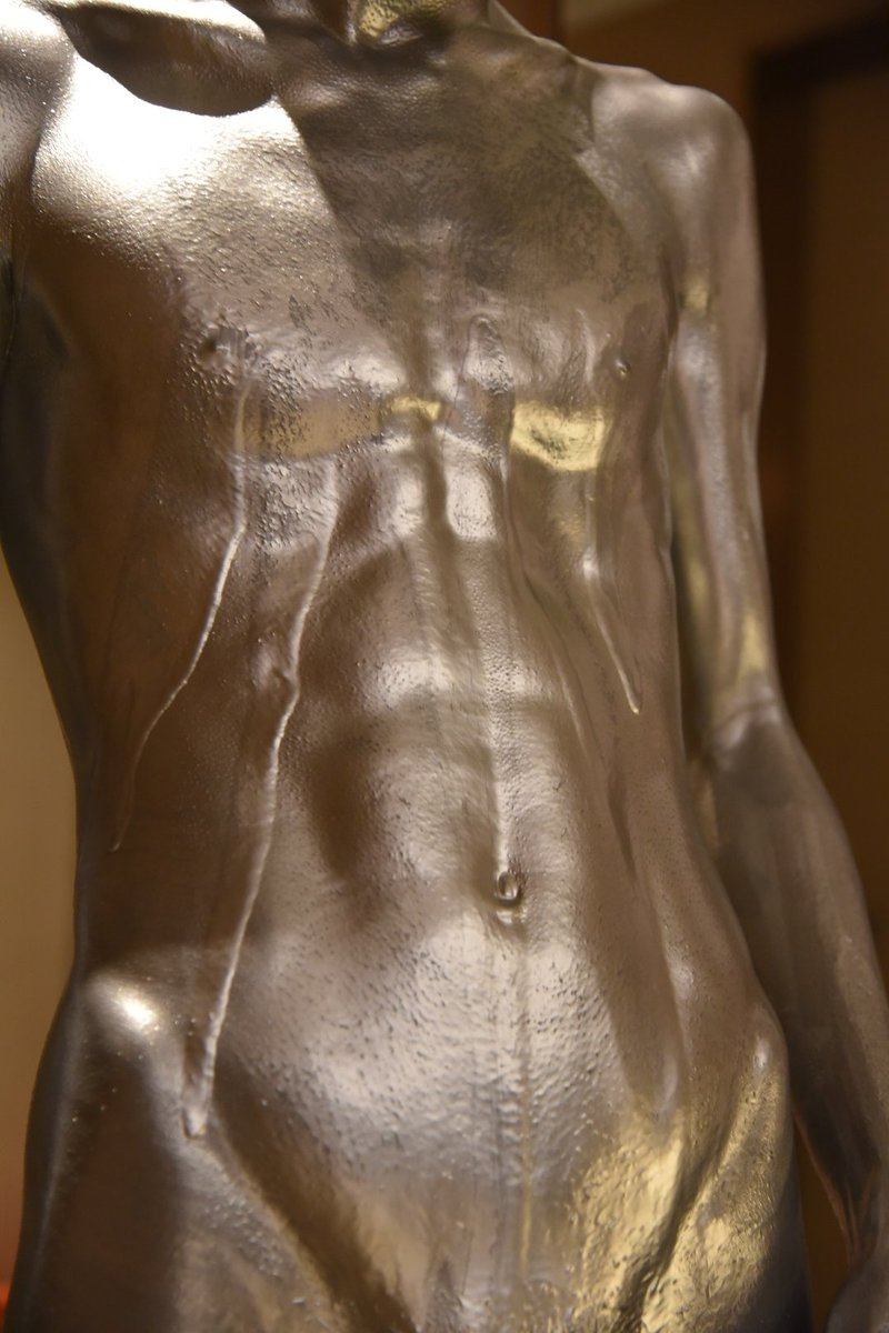 什么东西留下来了，有人帮我擦擦吗