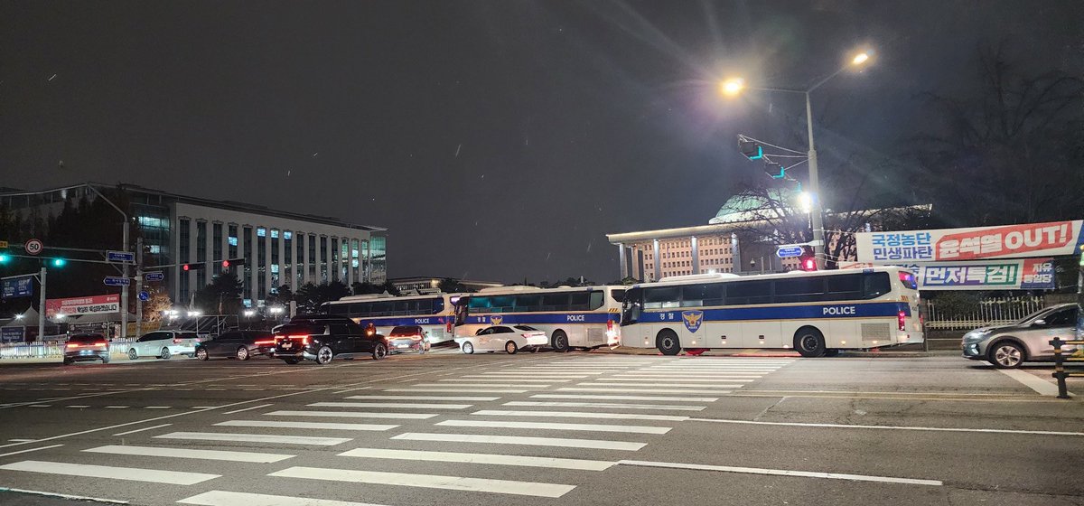 The constitution law declares the National Assembly can request to revoke a martial law and the president must follow.

But now, the National Assembly is contained by police.