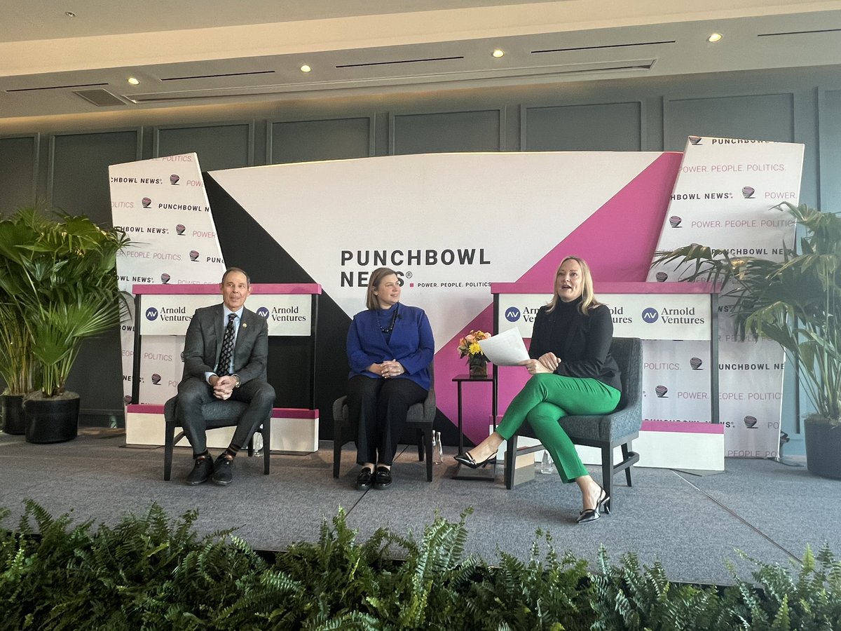 Holly Harris tweet media