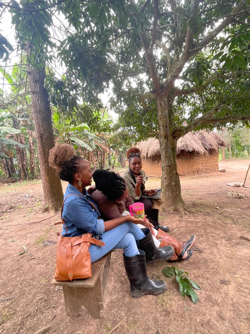 LodgeSolutions's tweet photo. We are #experiential travel addicts on the road to recovery...😇 Just kidding, it's #TravelTuesday and we are deep in #BugomaForest #Hoima #CommunityActivities 🥳
#ExploreUganda🇺🇬
#ProductDevelopment
#ProductKnowledge
#HospitalityBackOfficeSupport
#HospitalityManagementServices https://t.co/TE89RrIm8H