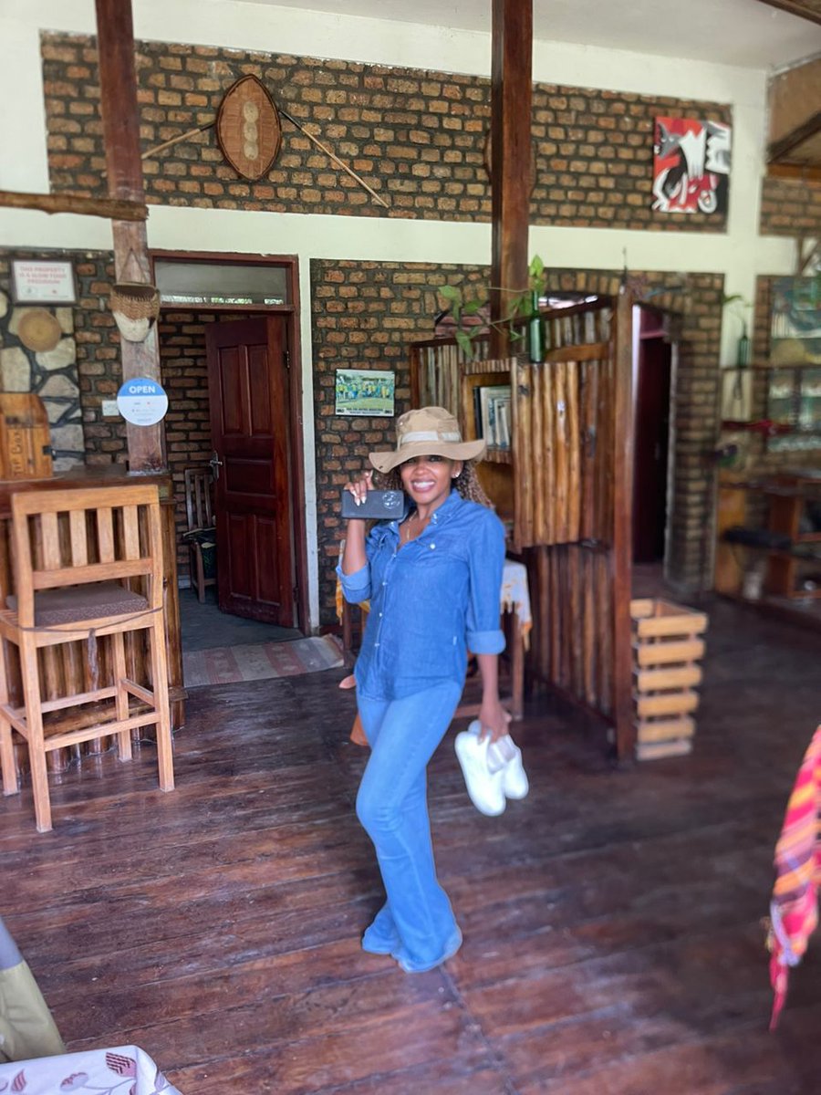 LodgeSolutions's tweet photo. We are #experiential travel addicts on the road to recovery...😇 Just kidding, it's #TravelTuesday and we are deep in #BugomaForest #Hoima #CommunityActivities 🥳
#ExploreUganda🇺🇬
#ProductDevelopment
#ProductKnowledge
#HospitalityBackOfficeSupport
#HospitalityManagementServices https://t.co/TE89RrIm8H