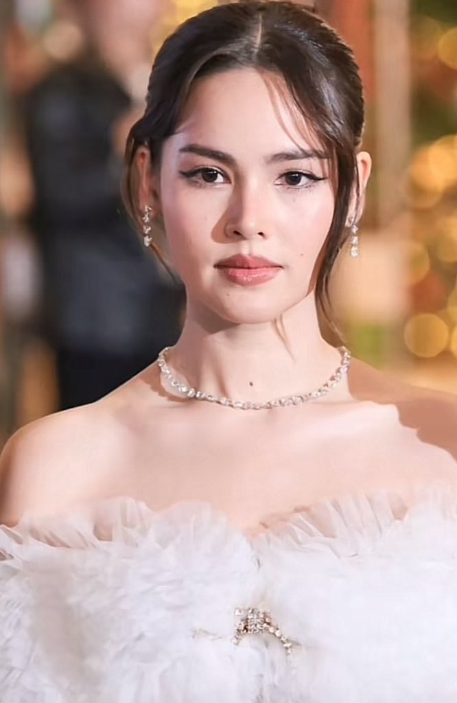 ช่วยด้วย จะโดนญาญ่าตกกลับบ้านนนนนน