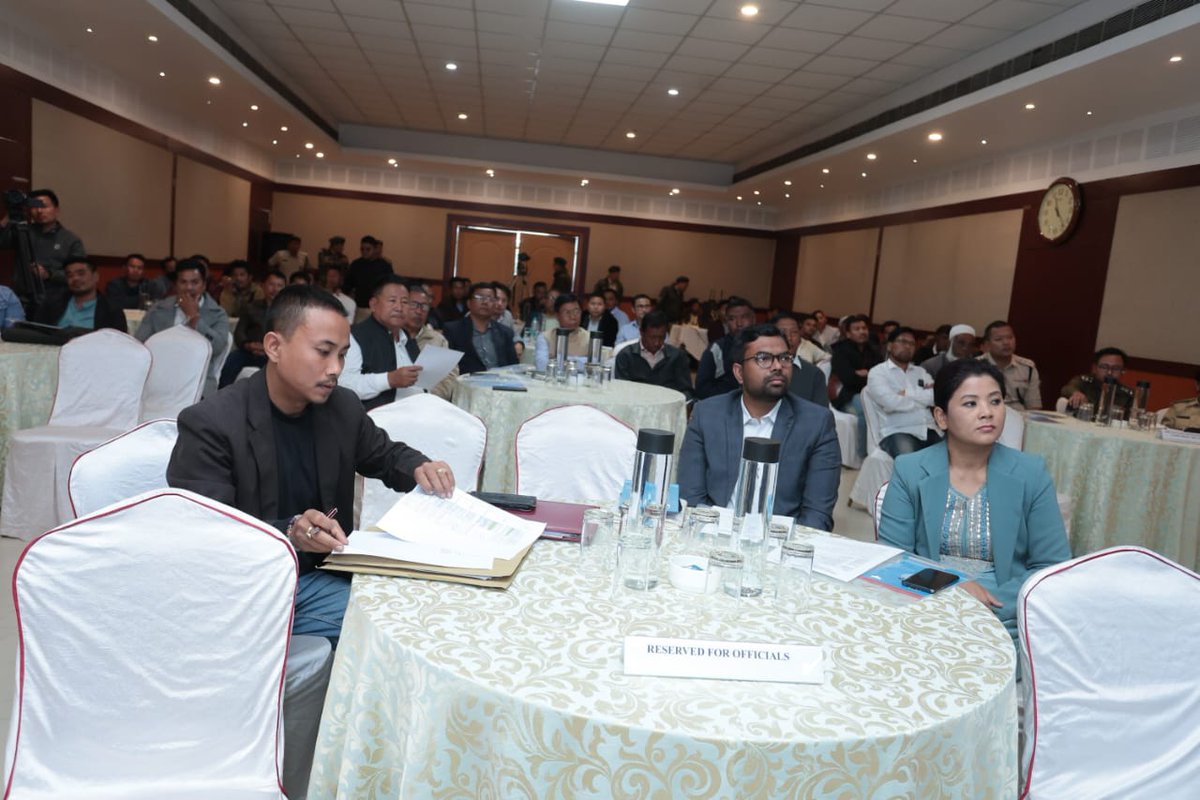 ANURAGBAJP83366's tweet photo. To give a boost to industrial growth in the State, Manipur Forest Department organised a Workshop cum Meeting with licensed WBIs/Veneer/Plywood Industries at Imphal focusing on development of  their industrial capacity, fostering innovation and bringing ease of doing business. https://t.co/I6J5lXH2ip