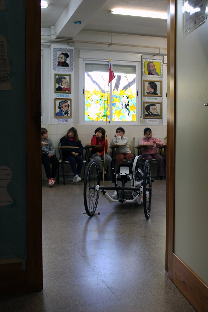 idemticos's tweet photo. 🖐️ Acabamos de disfrutar de una maravillosa mañana en el Colegio Guernica de @Ayto_SFH.

🗣️ Raúl Vallinot estuvo charlando con los alumnos de cuarto, quinto y sexto de primaria sobre el deporte adaptado en el marco de las jornadas sobre diversidad del centro.

#CiclismoParaTodos https://t.co/dbkVnHX9z3