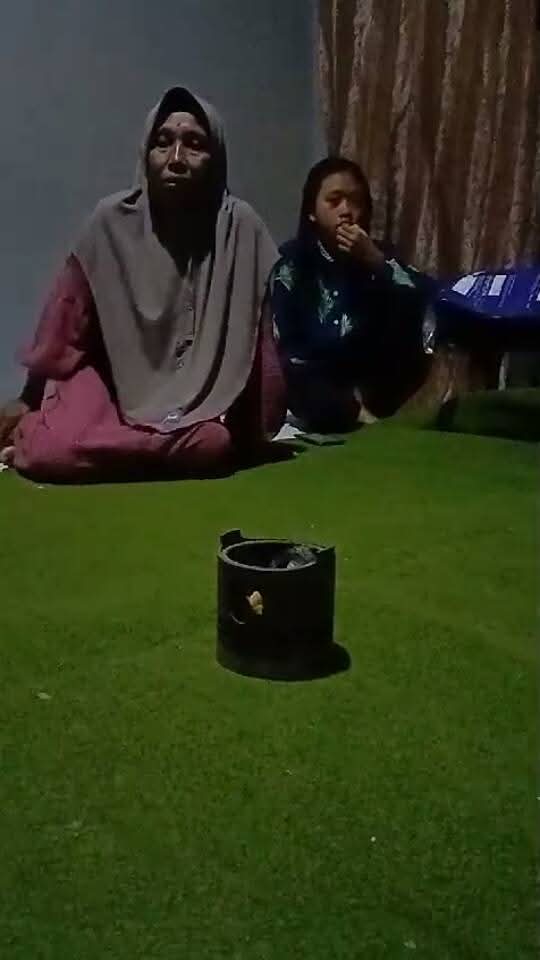 gone_deep's tweet photo. @kegblgnunfaedh istri dan kluarga sampe nangis liat videonya https://t.co/gBS04OIFLm