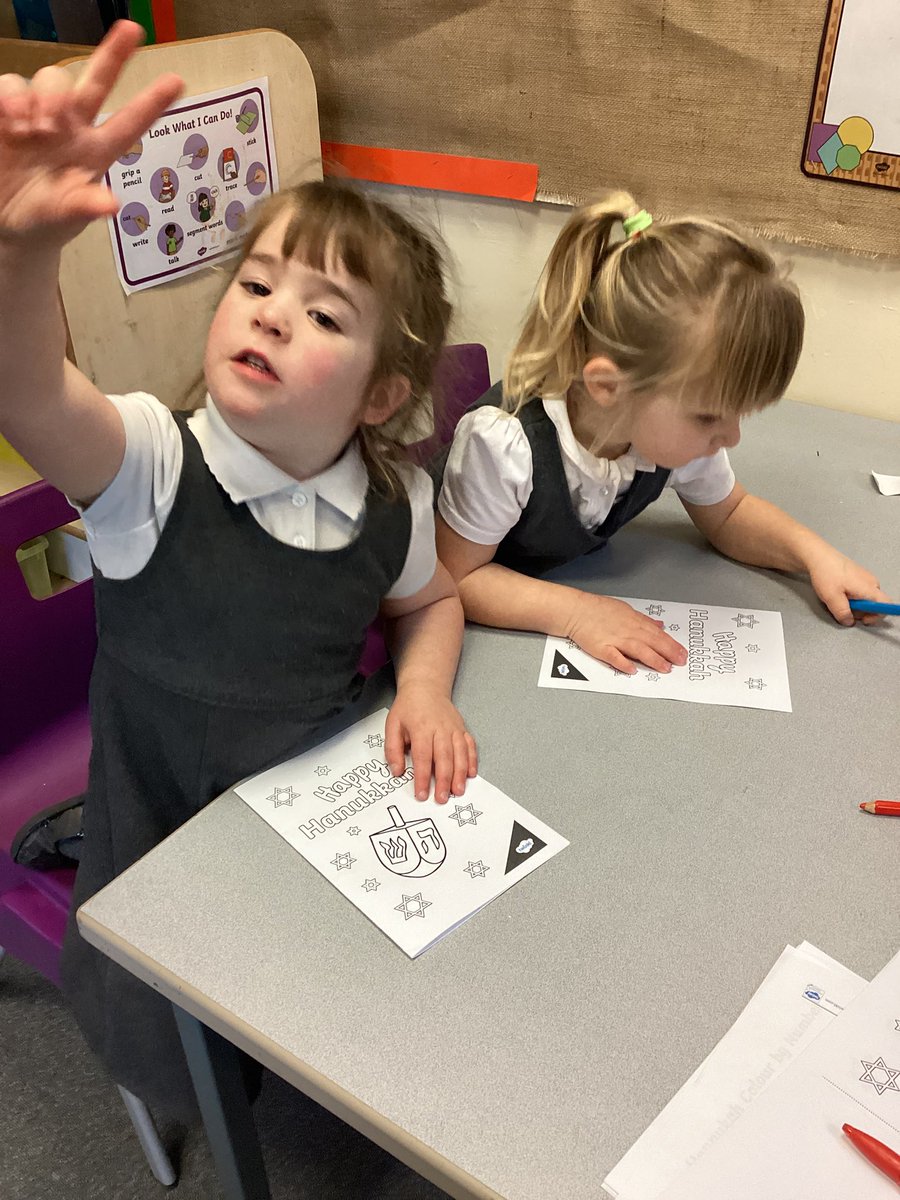 MissWalker1300's tweet photo. This Afternoon in Nursery, we have learnt all about Hanukkah and made our own Hanukkah greeting cards and designed our own Dreidel😊 @stjs_staveley #joeysUTW https://t.co/CIh69SpGRp