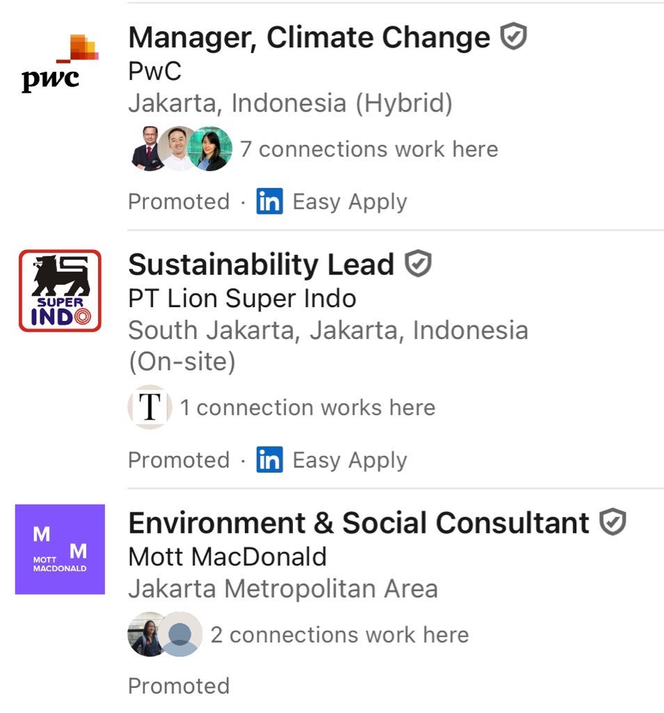mcitraningrum's tweet photo. Ini kutanggepin serius gakpapa ya wkwkwk

Khusus climate, renewable energy, atau sustainability, di Indonesia mulai banyak kebutuhannya - mau private sector, consulting, non govt. 

TAPI talentnya masih dikit :(
— esp. yg subject matter expert/personnel 

Ini aku kasih gambaran & personal tips untuk yg baru mau masuk ya.

FRESHGRAD
✅ Jujurly dikit lowongannya, kecuali S2 yg relevan. Why? Karena bidang ilmu S1 yg mengarah ke isu di atas mostly sangat STEM, cenderung kurang update. Maklum, kurikulum nggak sefleksi itu mengakomodasi hal baru.

Padahal kebutuhannya multidispliner dan dinamis. Topik renewable ya ada di teknik elektro, ekonomi sirkuler ada di tekling.

Ada juga diplomasi iklim, jurusan HI lebih cocok tapi mostly kurikulum kan masih geopolitik konvensional.

✅ Kalo mau S2 dulu, cari yg jurusan & kampus DN yg progresif di isu itu atau sekalian di luar negeri.

✅ Lulusan S1 coba lamar posisi yg relatively entry level (officer, junior consultant). Ingat-ingat dan highlight tugas atau matkul yg relevan, atau internships. 

Nggak harus plek ketiplek bidangnya, tunjukkan skill dan ilmu yg dipelajari lalu kaitannya dengan posisi yg dilamar dan isunya.

✅ Personal advice: jika ada syarat <3 tahun kerja, masukin aja :)

ADA PENGALAMAN < 3 TAHUN
✅ Jika sektor kerjanya masih in-line (private sector misalnya), pivot dikit masih bisa diakomodasi - seperti dari process engineer ke sustainability lead. Skill dan ilmunya transferrable dan kemungkinan dapet extra capacity building.

✅ Jika satu sektor dan pivot jauh, katakan dari akuntansi mau jadi energy consultant — perlu pembuktian ekstra dengan ambil courses, certification, atau sekolah lagi. 

Bisa juga coba lamar entry level lagi, dengan tetep ada extra work mempelajari isunya.

✅ Beda sektor tapi udah ada pengalaman di isunya? Ini sebenernya buatku ideal :)

Tiga isu di atas multidisipliner bangetttt, your diverse experience is valuable!

Nah, kalo yg sifatnya non-subject matter seperti operations, comms, admin — ini secara umum lebih adaptable karena skill yg dibutuhkan kan mirip-mirip, penguasaan isu ya di permukaan aja mostly nggak masalah.

Tapi nyari climate communicators juga susah bangettt~