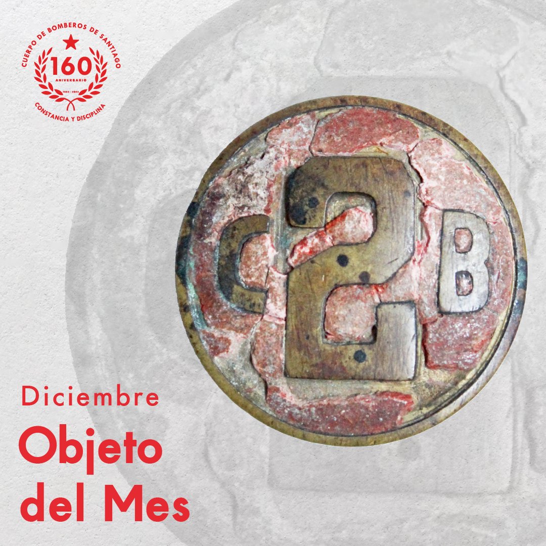 mubochile's tweet photo. Este mes, destacamos la "Placa Rompe Fila" de la 2° Compañía del CBS.

Fabricada en bronce con relleno en lacre, esta placa de la década de 1920 se ubicaba en la camisa e identificaba a los bomberos que ingresaban en las emergencias.  
 
📸 Ven al #MuBo y descubre su historia.! https://t.co/Ek2SlwXTHn