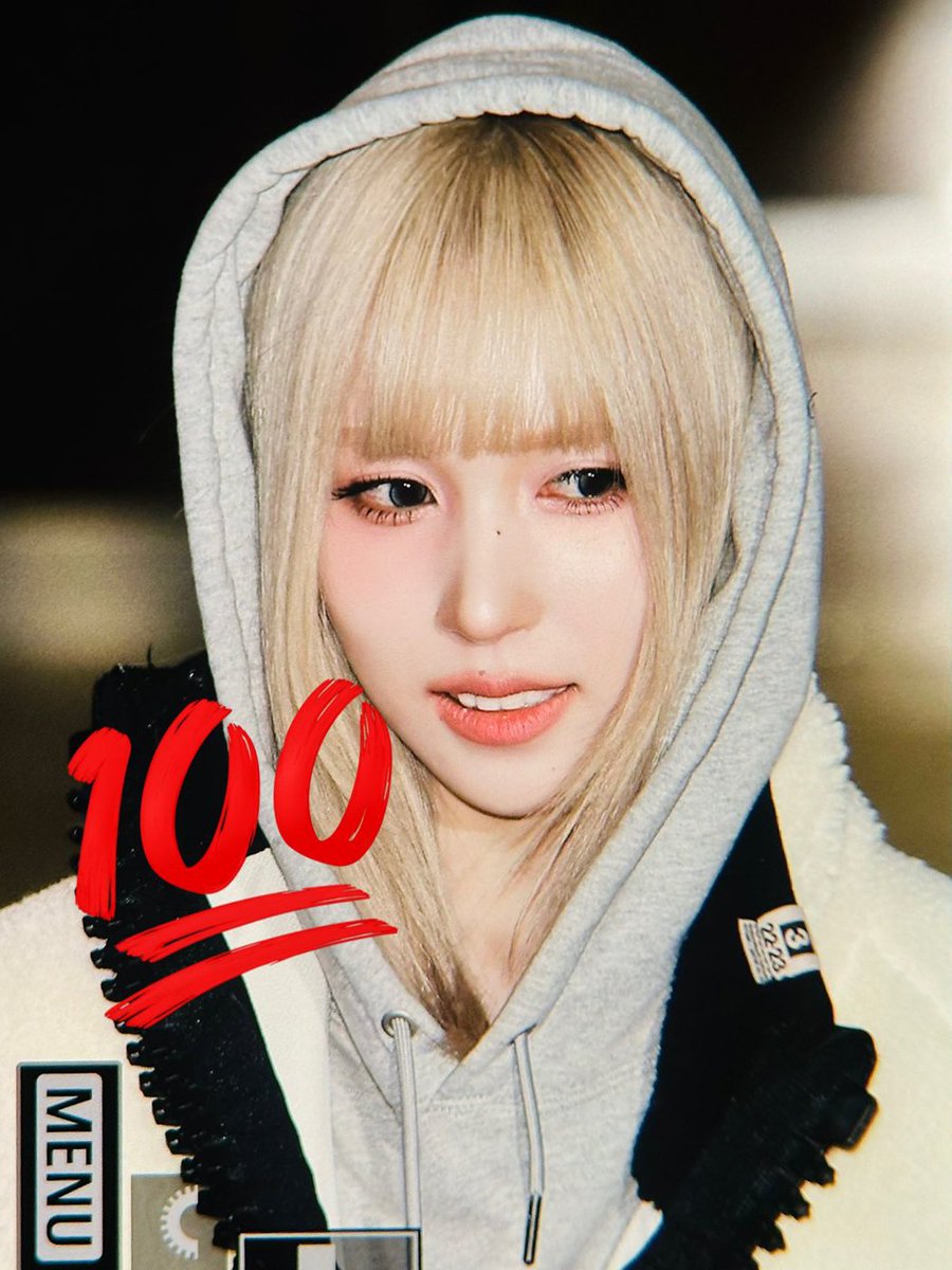 BLONDE MINA IN HER HOODIE 🥺