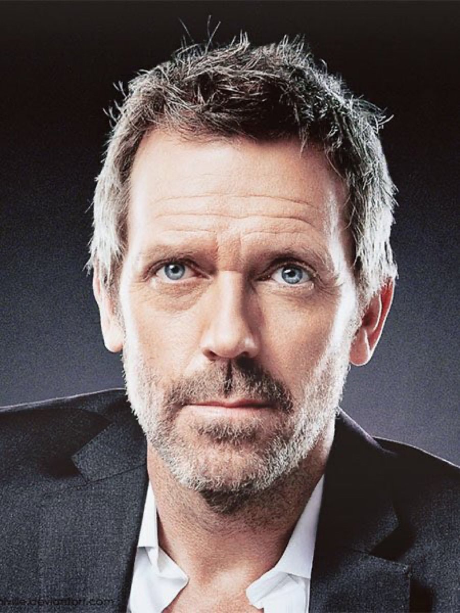 Mente_Mundana's tweet photo. 1.- Casting desde un baño

El actor británico Hugh Laurie, quien encarna al doctor Gregory House, realizó su audición para el papel principal desde un baño. 

Esto, debido a que el intérprete se encontraba filmando la película "El vuelo del Fénix", en Nambia.

Ante ello, sólo se le ocurrió ingresar al baño, dado a que había más luz, y pedirle a un compañero que lo grabara. 

Utilizó una sombrilla como bastón.