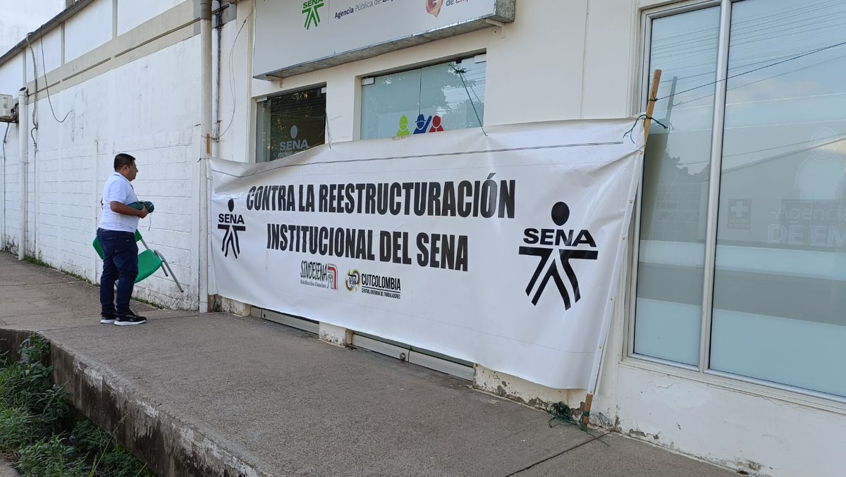 sindesenacol's tweet photo. Problemas estructurales, soluciones urgentes:
📉 Recortes afectan calidad y misión del SENA
📉 Sin decisiones frente a las cualificaciones
📉 Falta de liderazgo administrativo
¡Guaviare PRESENTE! ✊ https://t.co/aoNFjjgQ92