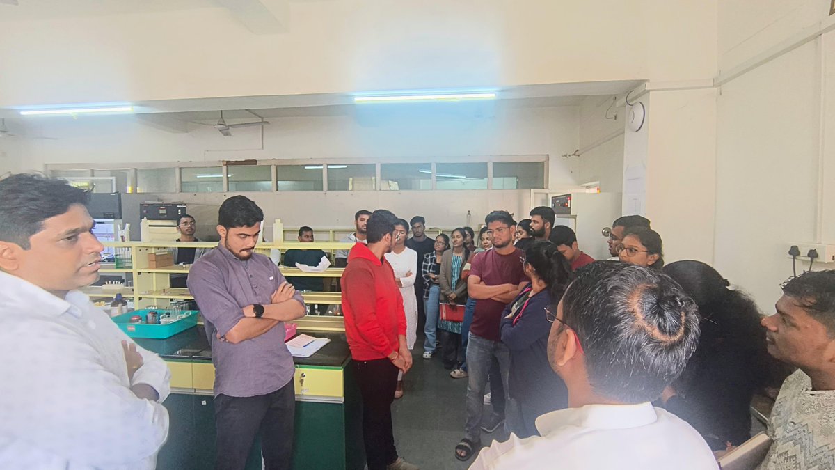 Parthajitprusty's tweet photo. आज इंस्टीट्यूट ऑफ केमिकल टेक्नोलॉजी, भुवनेश्वर में फार्मा विजन के अखिल भारतीय प्रमुख श्री. श्याम जी कुशवाह का प्रवास हुआ, प्रवास के दौरान फार्मेसी के विद्यार्थियों से उनके प्रोजेक्टों के बारे में चर्चा हुई। https://t.co/DdQymjIycj