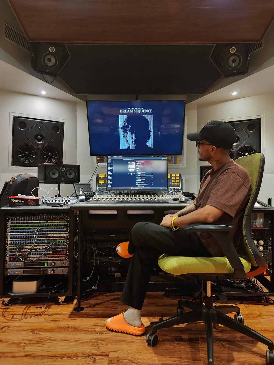 RoyDeeparshi's tweet photo. It's been a while. Hope you'll are doing well. The debut album is about to reach it's completion and I can't wait to share it with you. It's already sounding massive and it's going to be heavy.

'Dream Sequence' • The Album • Jan 01, 2025

#DeeparshiRoy #DreamSequence https://t.co/S4TGdUQDB5