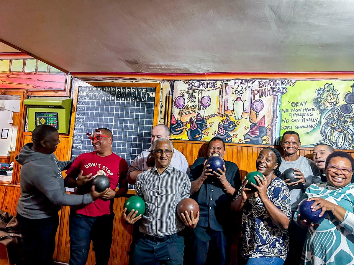 wordoffaithSA's tweet photo. The Terblanche/Malgas Connect Groups Christmas dinner and Ball! 🎳🎄🎉

#Connect #ConnectGroup #EndofYear #Celebration #Christmas #Event #Fun #WordoffaithSA https://t.co/dLsy1HqpEQ