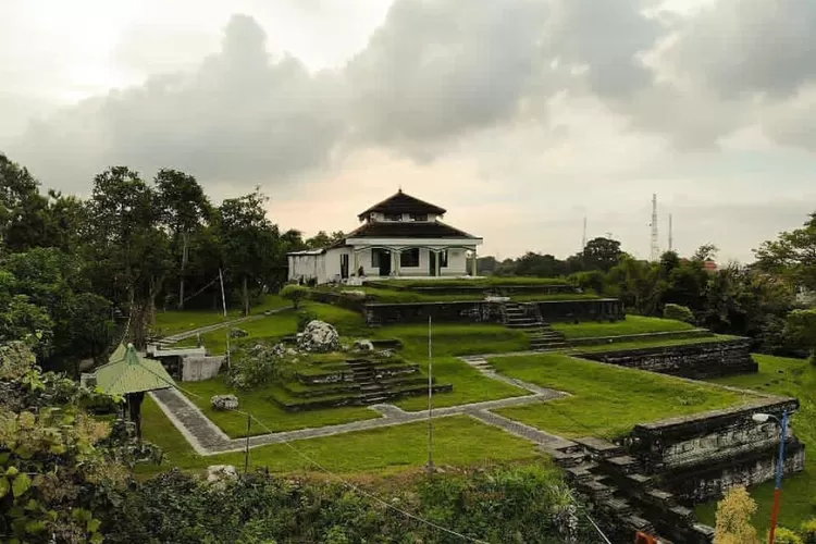 neohistoria_id's tweet photo. GIRI KEDATON: NEGARA PESANTREN SATU-SATUNYA DI DUNIA

Utas malam ini oleh Neo Historia. https://t.co/HLzD6luRe3