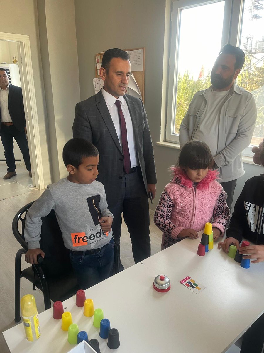 Oguzeli_mem's tweet photo. İlçe Milli Eğitim  Müdürümüz Mustafa BOZGEYİK, Şube Müdürlerimiz Bünyamin BOZKURT ve  Ercan POLAT 3 Aralık Dünya Engelliler Günü münasebetiyle ilçemizde faaliyet gösteren Özel Oğuzeli Bozgeyik Özel Eğitim ve Rehabilitasyon Merkezini ziyaret ettiler. 
@MustafaBozgyk27 https://t.co/oGF9Ct3mvh