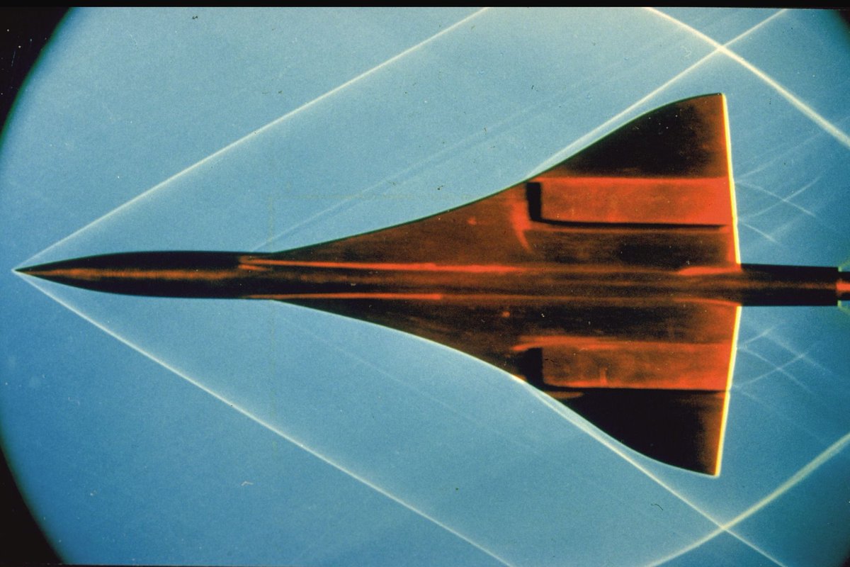 onera_fr's tweet image. 💡 #LeSaviezVous ? En 1997, l’ONERA a testé une maquette du légendaire Concorde à Mach 2,2 dans la soufflerie R1 de Chalais-Meudon, en utilisant la strioscopie interférentielle pour analyser son comportement aérodynamique.