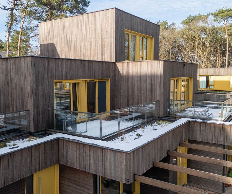 mosogroup's tweet photo. Visit Elix Kerckebosch in Zeist, where nature plays a crucial role in both: Lifestyle and architecture.
👉 Explore more: 
https://t.co/2rNktHaKmm
✏️: MIX architectuur | MAAK space 
🛠️: Eco+Bouw  | Visietech (installation advisor)
🌍: Kerckebosch Zeist, the Netherlands https://t.co/Rnv4yxb8wW