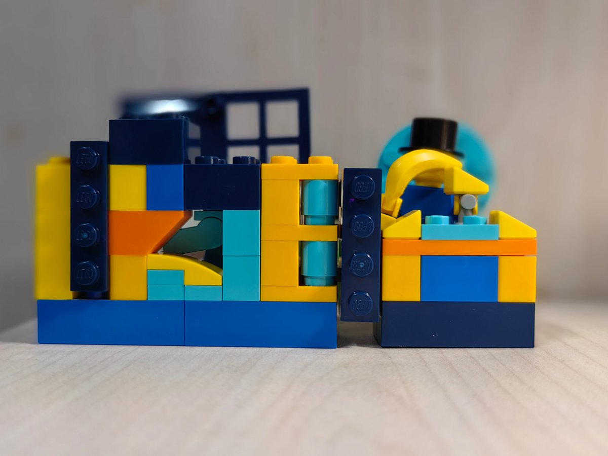 Tayloronline5's tweet photo. Thanks IKEA&amp; LEGO for creating BYGGLEK series, you can even create an "IKEA" with it! https://t.co/ADdXCp0eKz
