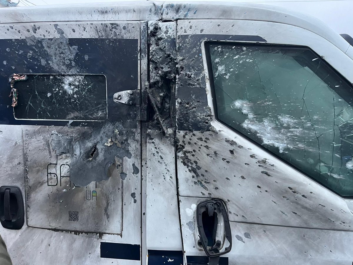 isabelschayani's tweet photo. Wir haben in dem https://t.co/Xk3P7wYAIZ gedreht,im Ort #Shevshenko tanzende Schotten gedreht,die dort Pizza backten.
Mittlerweile ist der Ort im #Donbass Front.
Gestern wurden die Helfer von @lnob2020 mit russ.Drohnen angegriffen,schreibt mit einer.
2 Menschen wurden verletzt https://t.co/AOYdTEVWu9