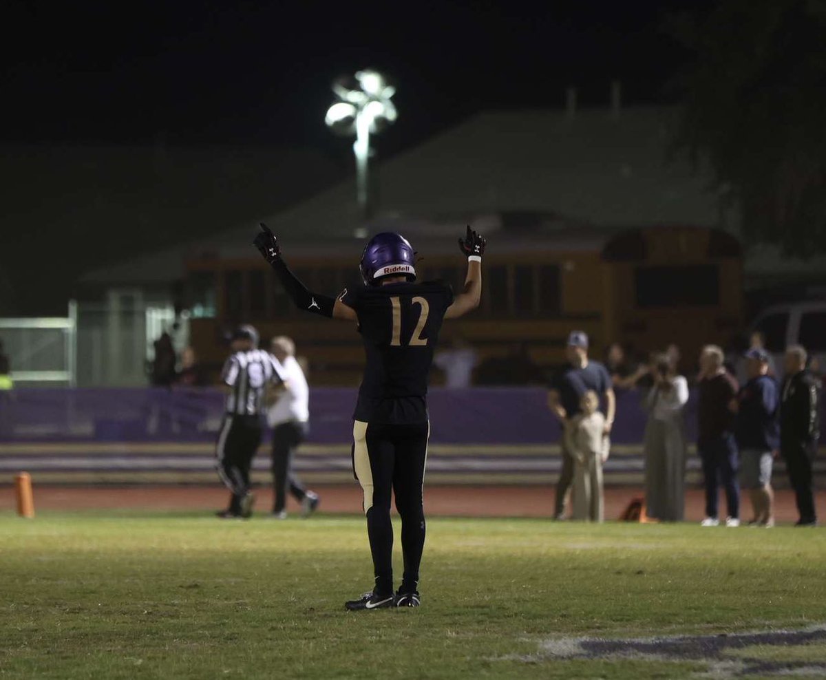 Thank you Queen Creek, Couldn’t have asked for a better team!
Here are my highlights/stats!
43 rec
700yds 
7 tds
885 APY
2x region honorable mention

hudl.com/v/2R6Qn0