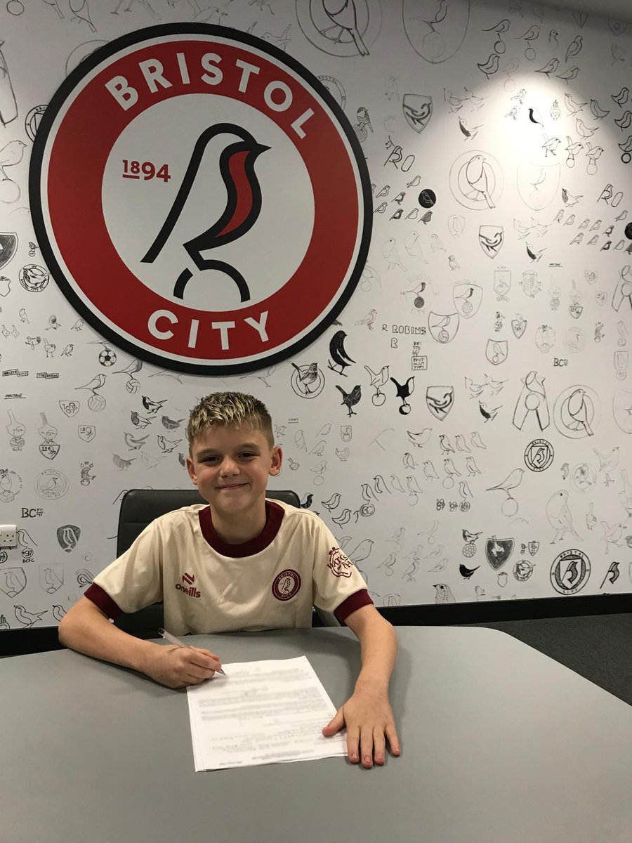 BristolCityAcad's tweet photo. Welcome to the City Academy Izak! 🤝 https://t.co/uF9bMhhJ5o